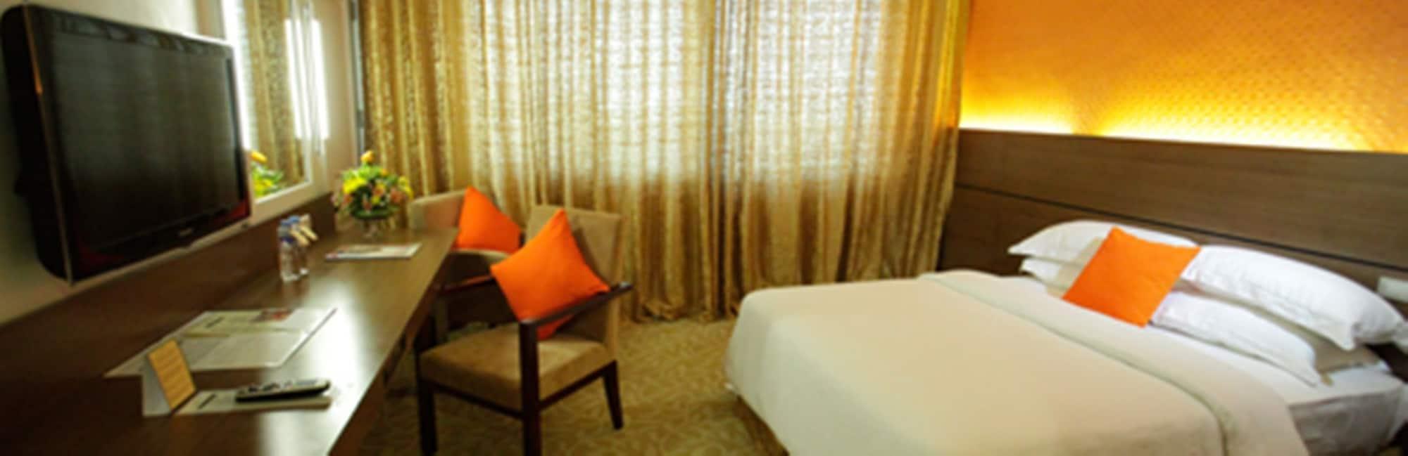 The Royal Mandaya Hotel Davao Exterior photo