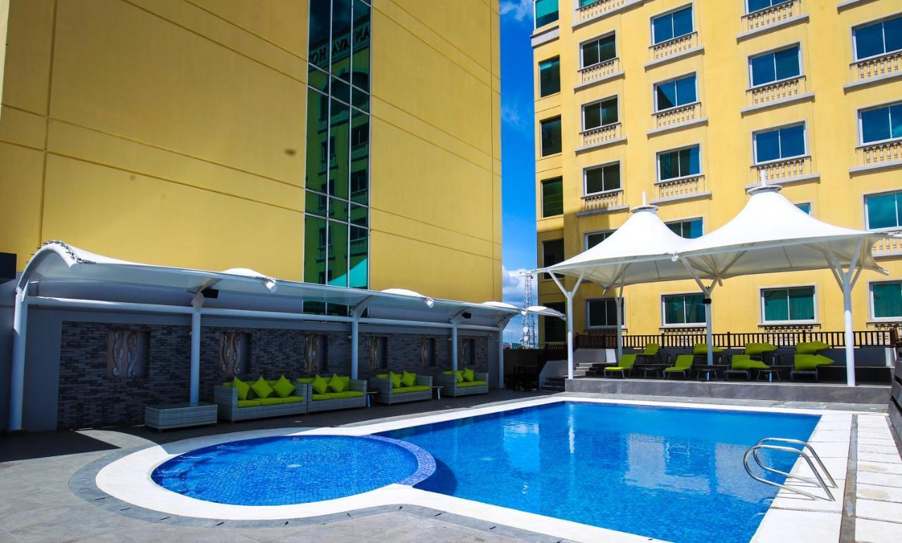 The Royal Mandaya Hotel Davao Exterior photo